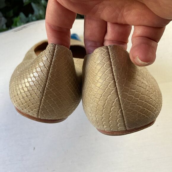 Ann Taylor Slip On Leather Pointed Cap Toe Ballet Flats Size 7 - Picture 4 of 12